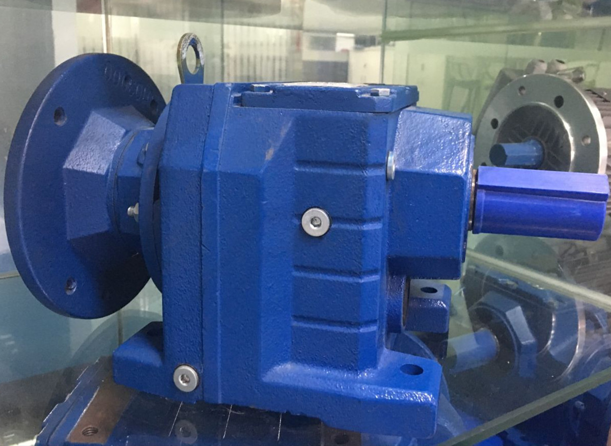 R系列減速機 (2) R系列減速機 (2)
