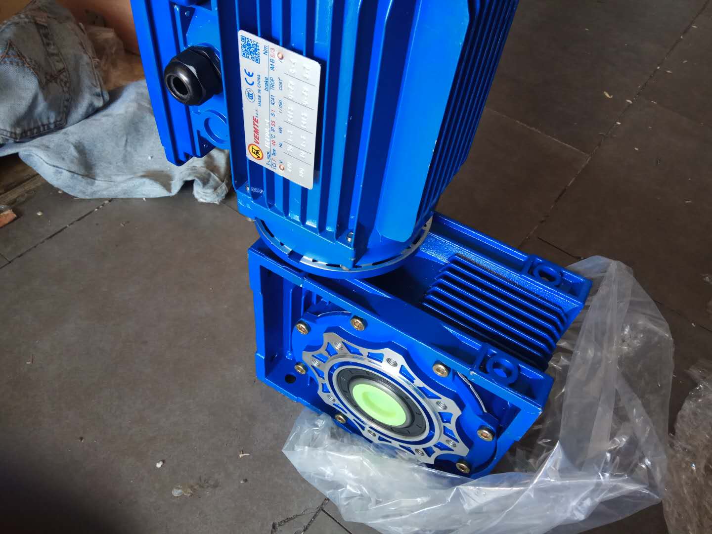 NMRV050-10-3KW減速機(jī),NMRV050減速器,NMRV50減速機(jī) NMRV050-10-3KW減速機(jī),NMRV050減速器,NMRV50減速機(jī)