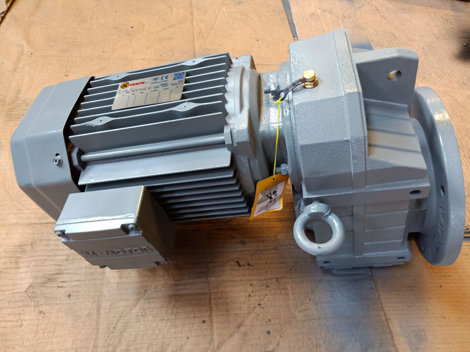 F型減速機(jī),木材機(jī)械減速機(jī),F系列減速機(jī),齒輪減速機(jī) F型減速機(jī),木材機(jī)械減速機(jī),F系列減速機(jī),齒輪減速機(jī)