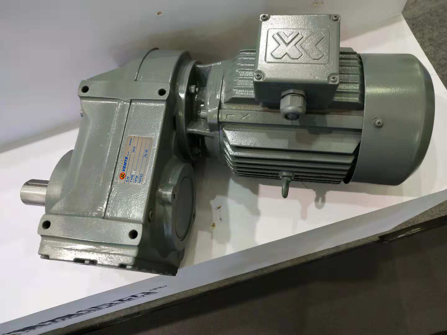 0.75KW平行軸減速機(jī) 0.75KW平行軸減速機(jī)