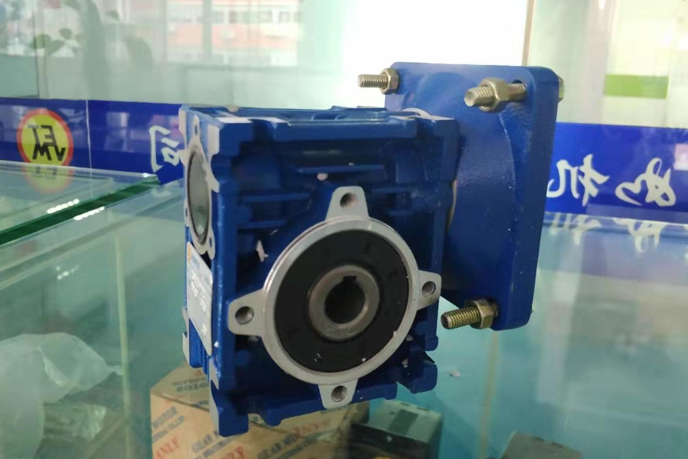 粘膠機(jī)減速機(jī),伺服電機(jī)減速機(jī),500W伺服電機(jī),蝸輪蝸桿減速機(jī),NMRV減速機(jī) 粘膠機(jī)減速機(jī),伺服電機(jī)減速機(jī),500W伺服電機(jī),蝸輪蝸桿減速機(jī),NMRV減速機(jī)