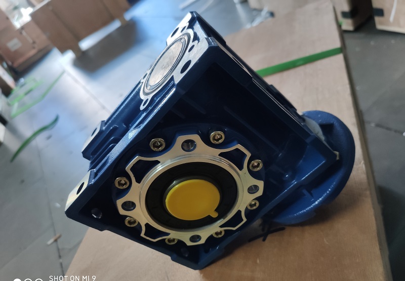 380V減速機,立式減速機,蝸輪蝸桿減速機,渦輪蝸桿減速電機 380V減速機,立式減速機,蝸輪蝸桿減速機,渦輪蝸桿減速電機