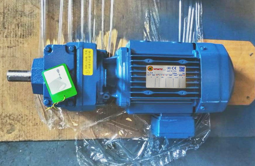 R系列減速機(jī),3KW減速機(jī),43轉(zhuǎn)減速機(jī),齒輪減速機(jī) R系列減速機(jī),3KW減速機(jī),43轉(zhuǎn)減速機(jī),齒輪減速機(jī)