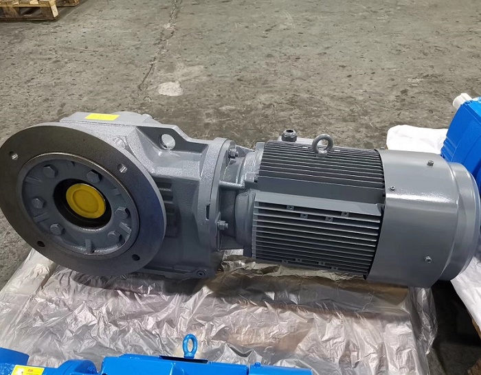 45KW變頻調(diào)速電機(jī)減速機(jī) 45KW變頻調(diào)速電機(jī)減速機(jī)