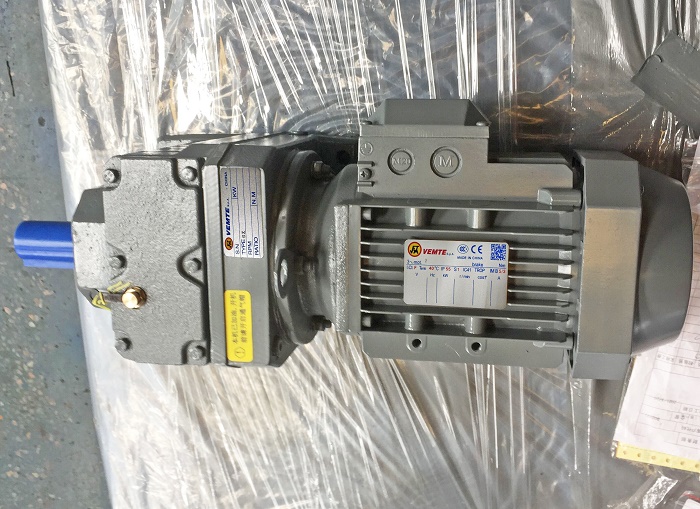 4HP馬力電機(jī)減速機(jī) 4HP馬力電機(jī)減速機(jī)