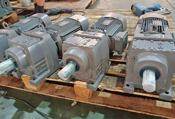 0.37KW電機(jī)減速機(jī),包裝機(jī)減速機(jī),減速機(jī)電機(jī)選型樣本,370W減速電機(jī) 0.37KW電機(jī)減速機(jī),包裝機(jī)減速機(jī),減速機(jī)電機(jī)選型樣本,370W減速電機(jī)