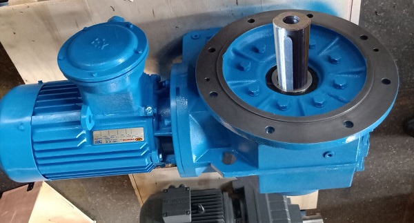 0.12KW電機(jī)減速機(jī),旋切機(jī)減速機(jī),減速機(jī)選型樣本,120W減速電機(jī) 0.12KW電機(jī)減速機(jī),旋切機(jī)減速機(jī),減速機(jī)選型樣本,120W減速電機(jī)