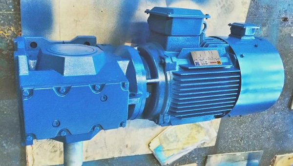 1比8減速電機,1:8減速機,8比減速器,輸送設(shè)備減速機,減速機選型樣本 1比8減速電機,1:8減速機,8比減速器,輸送設(shè)備減速機,減速機選型樣本