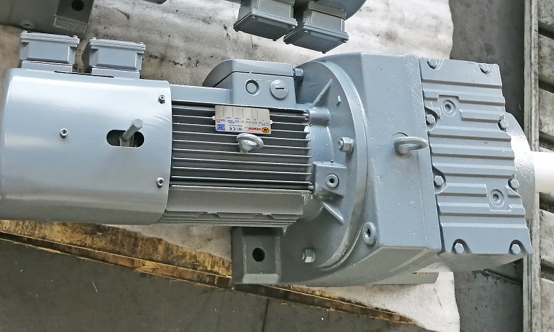1比3減速電機,1:3減速機,3比減速器,震動給料機減速機,減速機選型樣本 1比3減速電機,1:3減速機,3比減速器,震動給料機減速機,減速機選型樣本