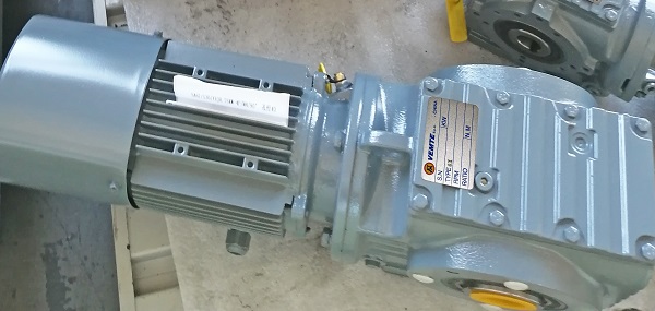 1比19減速電機(jī),1:19減速機(jī),19比減速器,飲料灌裝傳送裝置減速機(jī),減速機(jī)樣本 1比19減速電機(jī),1:19減速機(jī),19比減速器,飲料灌裝傳送裝置減速機(jī),減速機(jī)樣本