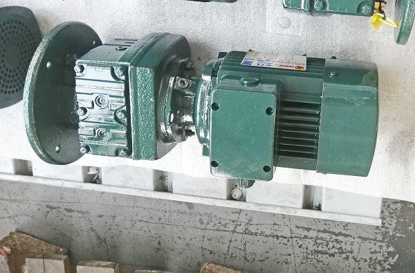 1比21減速電機,1:21減速機,21比減速器,往復(fù)式給煤機減速機,減速機選型樣本 1比21減速電機,1:21減速機,21比減速器,往復(fù)式給煤機減速機,減速機選型樣本