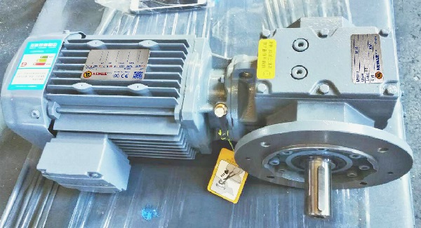 小間隙減速機(jī),減速機(jī)間隙的影響,減速機(jī)效率,蝸輪蝸桿減速機(jī),高精密減速電機(jī) 小間隙減速機(jī),減速機(jī)間隙的影響,減速機(jī)效率,蝸輪蝸桿減速機(jī),高精密減速電機(jī)