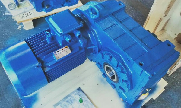 1比25減速電機,1:25減速機,25比減速器,礦物浮選裝置減速機,減速機樣本 1比25減速電機,1:25減速機,25比減速器,礦物浮選裝置減速機,減速機樣本