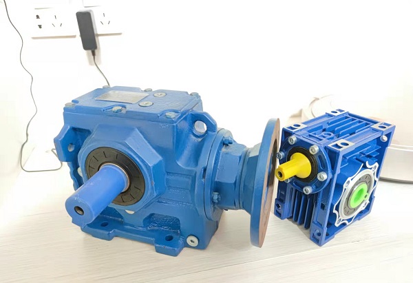 1比47減速電機(jī),1:47減速機(jī),47比減速器,破碎玻璃生產(chǎn)原料篩分裝置減速機(jī) 1比47減速電機(jī),1:47減速機(jī),47比減速器,破碎玻璃生產(chǎn)原料篩分裝置減速機(jī)