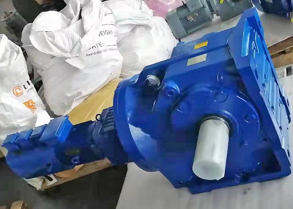 1比83減速電機(jī),1:83減速機(jī),83比減速器,磨刀機(jī)減速機(jī),減速機(jī)樣本 1比83減速電機(jī),1:83減速機(jī),83比減速器,磨刀機(jī)減速機(jī),減速機(jī)樣本