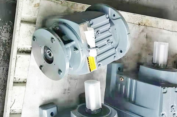 粉碎機(jī)減速機(jī)選型手冊(cè)資料樣本下載,粉碎機(jī)減速機(jī),減速機(jī)樣本 粉碎機(jī)減速機(jī)選型手冊(cè)資料樣本下載,粉碎機(jī)減速機(jī),減速機(jī)樣本