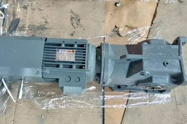 1比103減速電機,1:103減速機,103比減速器,墻體清洗機減速機,減速機樣本 1比103減速電機,1:103減速機,103比減速器,墻體清洗機減速機,減速機樣本
