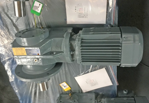 1比132減速電機(jī),1:132減速機(jī),132比減速器,飼料機(jī)械減速電機(jī),減速機(jī)樣本 1比132減速電機(jī),1:132減速機(jī),132比減速器,飼料機(jī)械減速電機(jī),減速機(jī)樣本