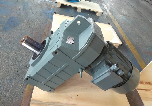 電動(dòng)石磨減速機(jī),0.75KW電機(jī)減速器,750W減速電機(jī) 電動(dòng)石磨減速機(jī),0.75KW電機(jī)減速器,750W減速電機(jī)