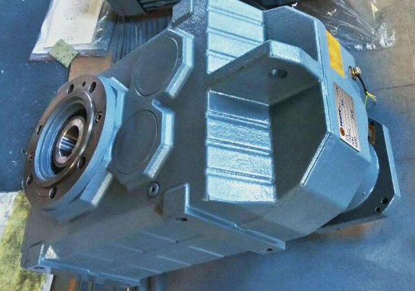木材粉碎機(jī)減速機(jī),24KW電機(jī)減速機(jī),減速電機(jī)如何搭配 木材粉碎機(jī)減速機(jī),24KW電機(jī)減速機(jī),減速電機(jī)如何搭配