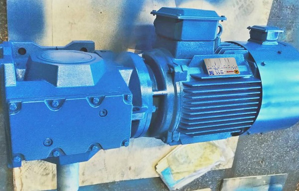 冷彎型鋼成型機(jī)減速機(jī),28KW電機(jī)減速機(jī),減速電機(jī)組合 冷彎型鋼成型機(jī)減速機(jī),28KW電機(jī)減速機(jī),減速電機(jī)組合
