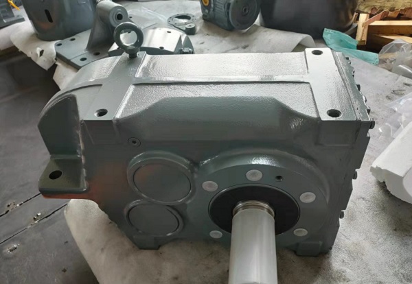 大型壓濾機(jī)減速機(jī),64KW電機(jī)減速機(jī),減速箱選型組合 大型壓濾機(jī)減速機(jī),64KW電機(jī)減速機(jī),減速箱選型組合