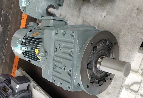 激光焊機(jī)減速機(jī),70KW電機(jī)減速機(jī),減速電機(jī)型號(hào)選型 激光焊機(jī)減速機(jī),70KW電機(jī)減速機(jī),減速電機(jī)型號(hào)選型