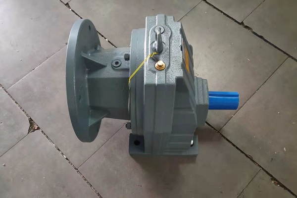 101轉(zhuǎn)的減速機(jī),101rpm/min減速電機(jī),每分鐘101圈的減速器 101轉(zhuǎn)的減速機(jī),101rpm/min減速電機(jī),每分鐘101圈的減速器