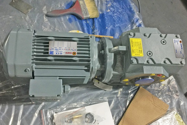 1.1KW電機(jī)含減速機(jī),1100W減速機(jī)電機(jī)型號(hào),蝸輪減速器1100瓦 1.1KW電機(jī)含減速機(jī),1100W減速機(jī)電機(jī)型號(hào),蝸輪減速器1100瓦
