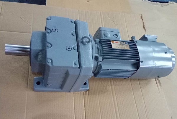 GR87-15.35-YVP-4KW-4P-M1-270°減速機(jī) GR87-15.35-YVP-4KW-4P-M1-270°減速機(jī)