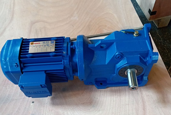 K47-Y2-0.75-4P-48.95-M1減速機(jī) K47-Y2-0.75-4P-48.95-M1減速機(jī)
