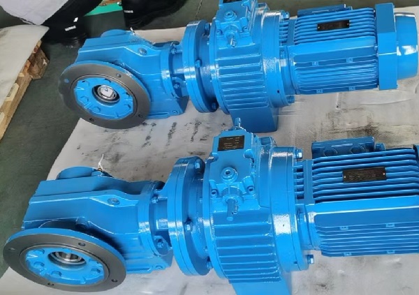 滾筒輸送線減速電機(jī),輸送2噸的減速機(jī),減速機(jī)選型 滾筒輸送線減速電機(jī),輸送2噸的減速機(jī),減速機(jī)選型