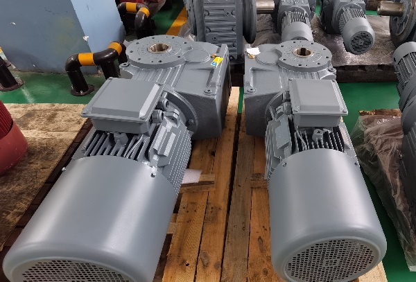 提升500公斤的減速電機(jī),卷?yè)P(yáng)機(jī)減速機(jī),減速機(jī) 提升500公斤的減速電機(jī),卷?yè)P(yáng)機(jī)減速機(jī),減速機(jī)