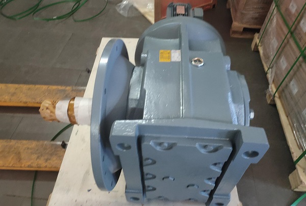 球磨機(jī)減速電機(jī),伺服減速機(jī)帶動(dòng)4噸負(fù)載,減速機(jī) 球磨機(jī)減速電機(jī),伺服減速機(jī)帶動(dòng)4噸負(fù)載,減速機(jī)